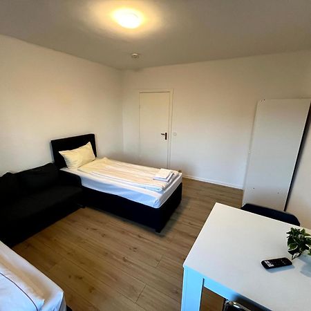 3-Zimmer Monteurwohnung Mit Balkon Neumunster Bagian luar foto