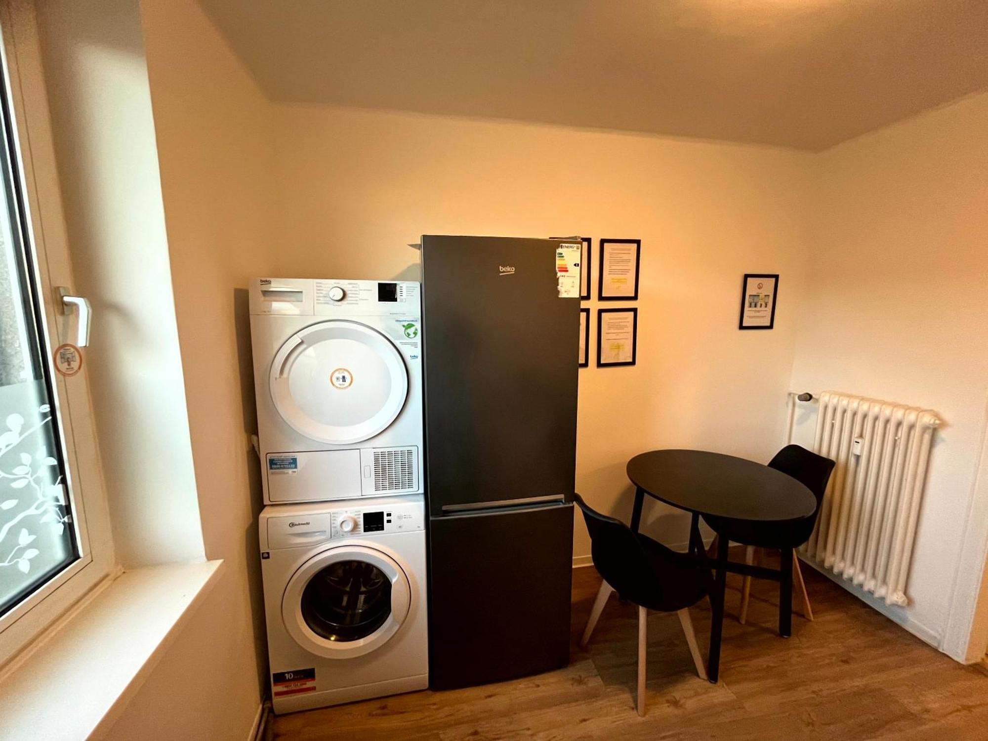 3-Zimmer Monteurwohnung Mit Balkon Neumunster Bagian luar foto